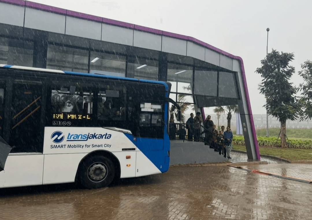 Setahun Beroperasi, Transjabodetabek Rute PIK 2–Blok M Sudah Layani 1,4 Juta Penumpang