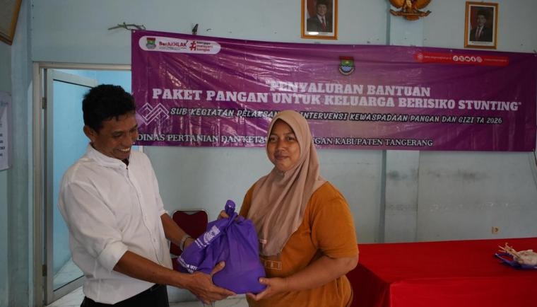 Pemkab Tangerang Salurkan Bantuan Pangan di 10 Desa Lokus Kemiskinan Ekstrem dan Stunting, Cek di Sini Langkah Strategisnya!