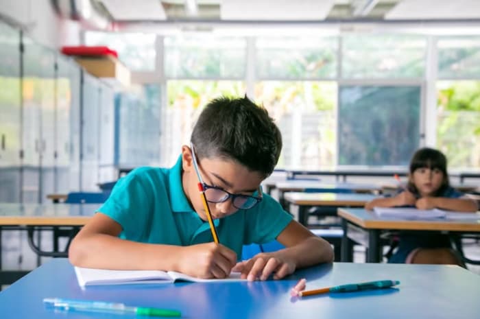 4 Tips Membantu Anak Tetap Semangat Saat Menghadapi Ujian Akhir