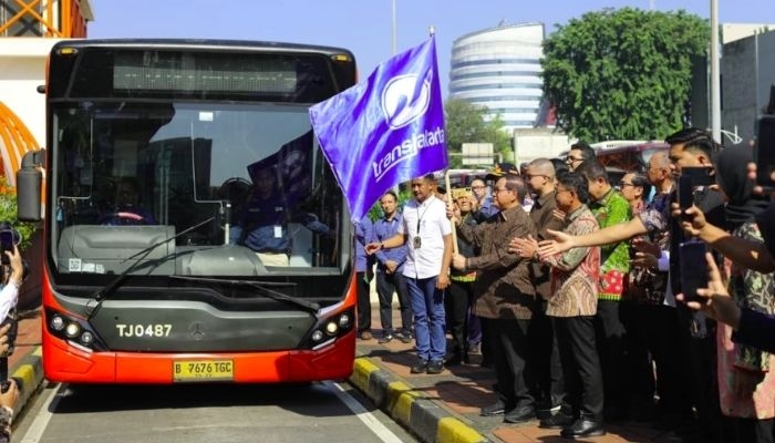 Tiga Bulan Operasional, Penumpang Transjabodetabek Rute Blok M–Bandara Soetta Lampaui Target, Pramono: Lebih dari 2.000 Orang Per Hari