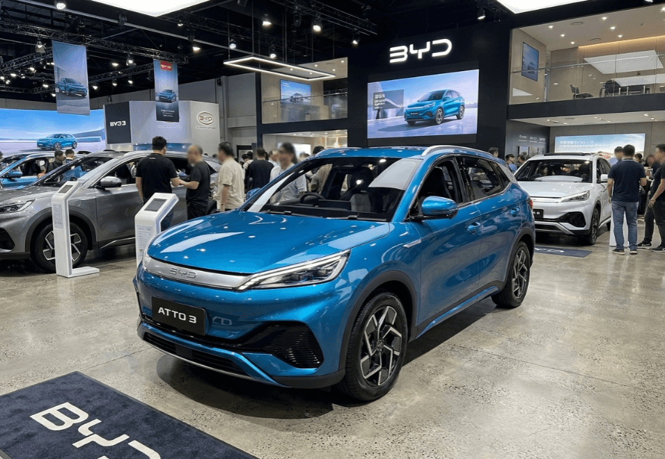 Bikin Kompetitor Pensiun Dini! BYD ATTO 3: Desain Garapan Desainer Global Wolfgang Egger, Mesin Listrik Super Irit, dan Gaya Sporty Total