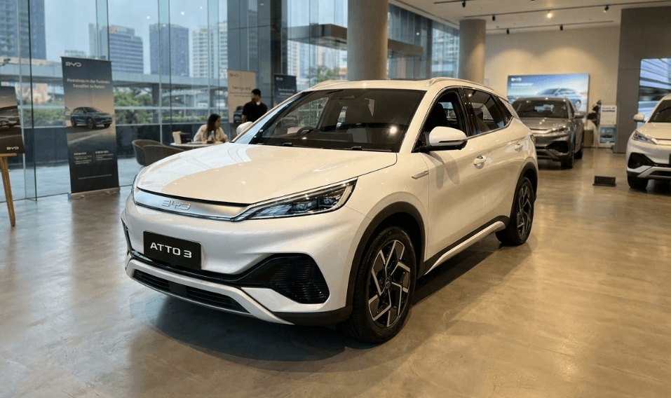BYD Buka Era Baru Mobil Listrik Pintar Lewat Atto 3 Facelift, Desain Premium Dipadukan Teknologi Panoramic Sunroof Pintar Masa Depan