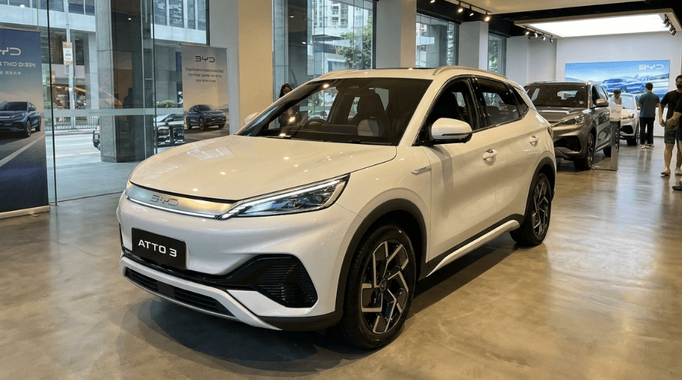 Mulai Rp390 Jutaan, BYD Atto 3 Tawarkan Desain Mewah dengan Fitur Interior Layar Sentuh Berputar 15,6 Inci dan Fitur VTOL 3,3 kW