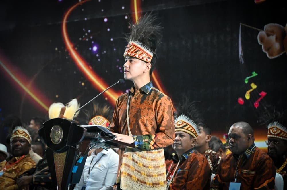 Rocky Gerung Minta Gibran Mundur, Dede Budhyarto Bereaksi! Sikap Yusril Ikut Jadi Sorotan