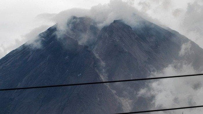 Bukan Cuma Sekolah, Abu Vulkanik Gunung Anak Krakatau Bikin 9 Kampus Alihkan Kuliah Jadi Daring