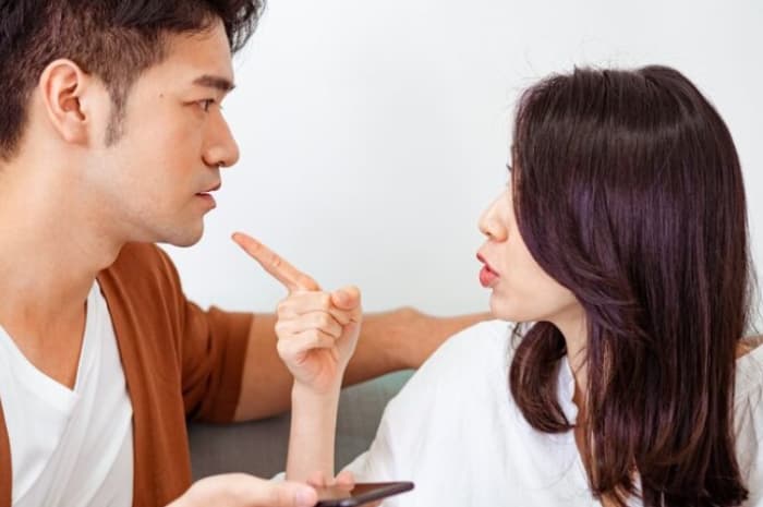 Jangan Abaikan, Tanda Ini Bisa Menunjukkan Pasangan Belum Move On dari Mantan