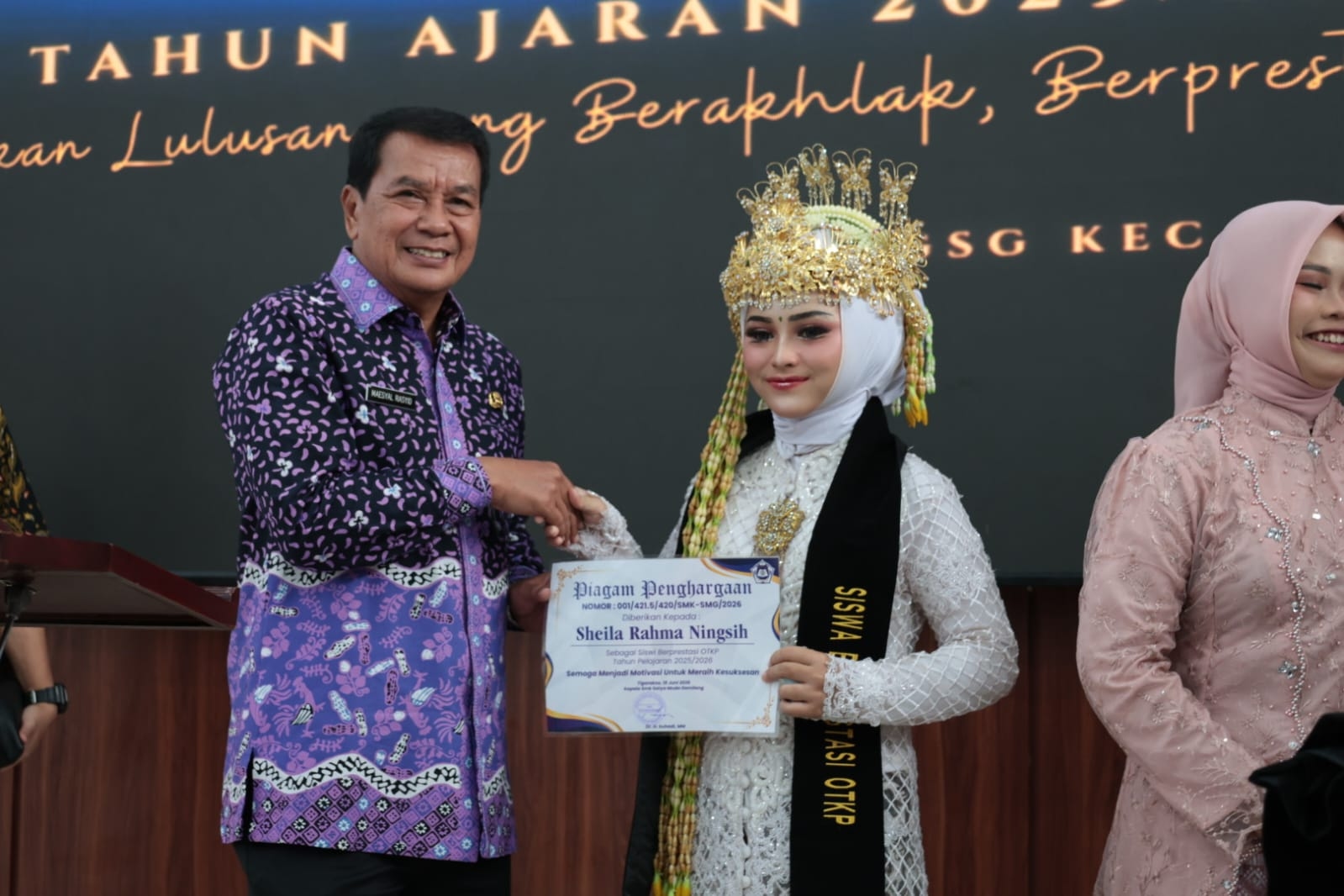 Hadiri Wisuda Angkatan I SMK Satya Muda Gemilang, Bupati Maesyal Mengaku Bangga dan Bersyukur, Alasannya Bikin Haru