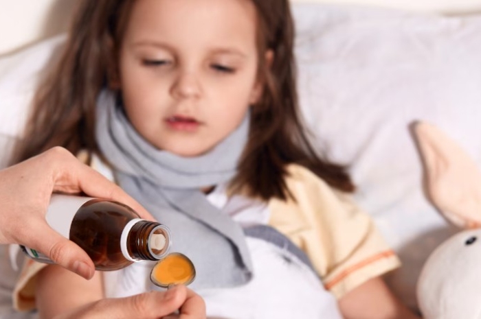 5 Hal Penting Sebelum Memberikan Obat Sirup kepada Anak, Orang Tua Wajib Tahu