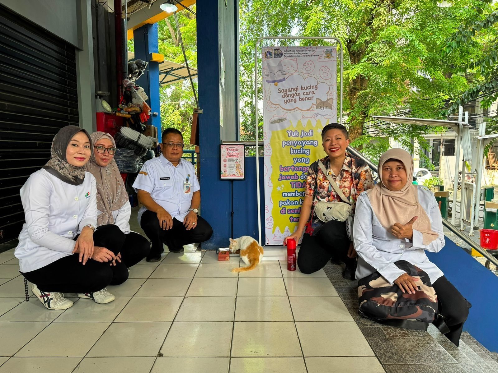 Francine PSI Apresiasi Program Sterilisasi dan Tempat Traktir Kucing di Pasar Santa