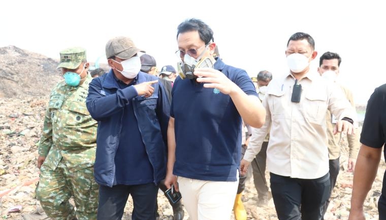 Kebakaran TPA Jatiwaringin: Pemkab Tangerang Tetapkan Status Darurat 14 Hari, Kerjasama dengan Kemen LH hingga Bandara