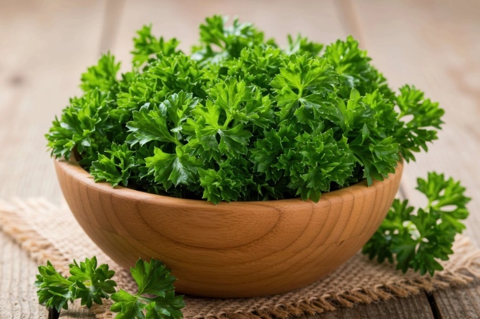 Jangan Disingkirkan, Parsley Ternyata Menyimpan Banyak Manfaat Besar untuk Kesehatan
