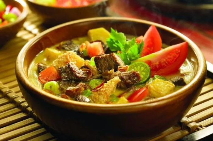 5 Soto Betawi Legendaris yang Wajib Dicoba, Nomor Terakhir Punya Kuah Susu yang Bikin Ketagihan