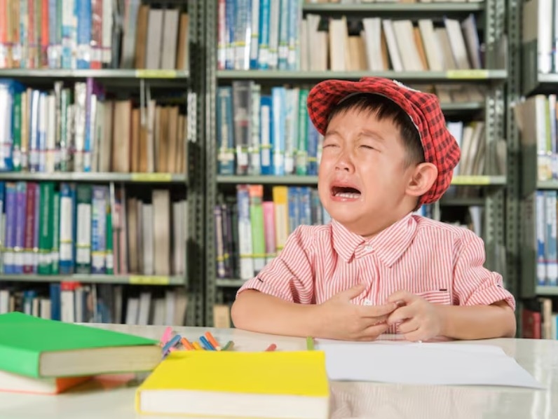 Mengenal School Transition Anxiety, Penyebab Anak Cemas di Hari Pertama Masuk Sekolah