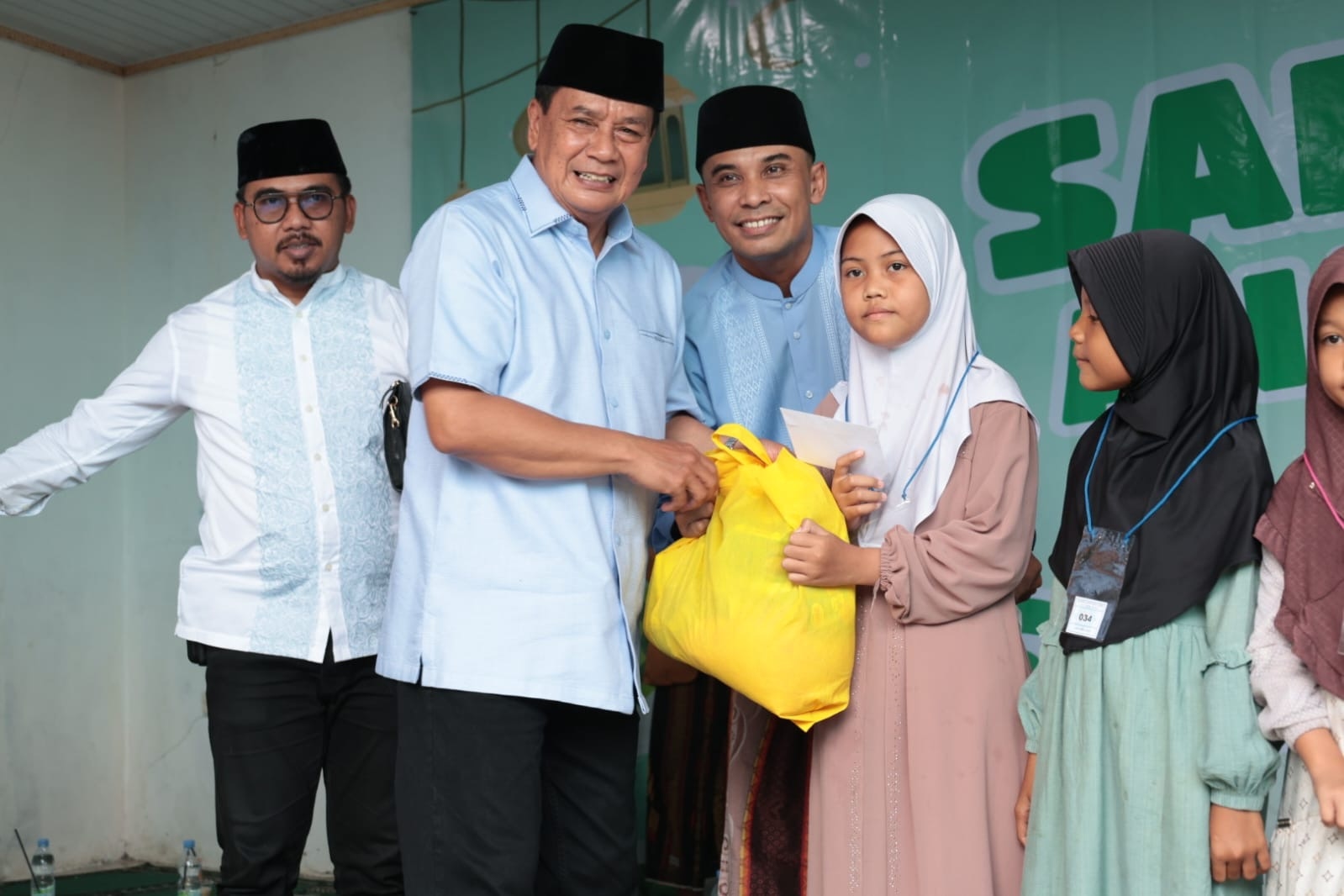 Sudah Berlangsung Satu Dekade, Bupati Maesyal Apresiasi Khitanan Massal dan Santunan Anak Yatim di Masjid Sholeh Al Balusyi Sindang Jaya