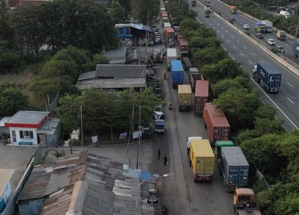 Urai Macet Cakung-Cilincing, Pemprov DKI Alihkan Parkir Kontainer Kosong ke Terminal Tanah Merdeka