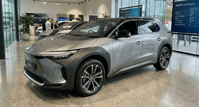 Toyota Resmi Luncurkan bZ4X Touring di GIIAS 2026, Tampil Gagah dengan Desain Hammerhead Shape dan Jarak Tempuh Hingga 734 Km