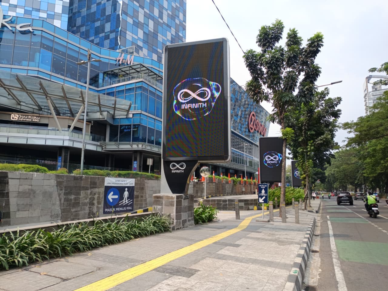 Ikuti Arahan Gubernur Pramono, Mal Kota Kasablanka Bongkar Pagar Tinggi Pembatas Jalan, Ini Alasannya!