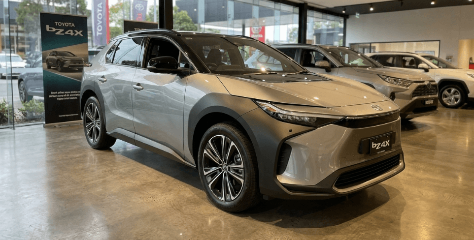 Toyota bZ4X Harga Rp 889 Juta Siap Goda Pecinta SUV Elektrifikasi, Usung Wajah Hammerhead Aerodinamis dan Fitur Keselamatan Canggih