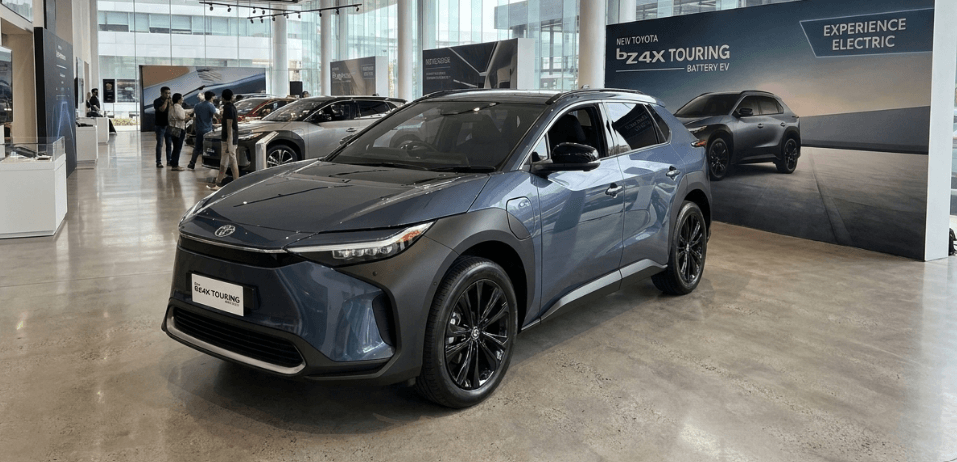 bZ4X Toyota Hadirkan Pengalaman Kabin Premium dan Fungsional, Mobil Listrik Anyar Ini Usung Layar Sentuh 14 Inci dan Fitur Wireless Charging