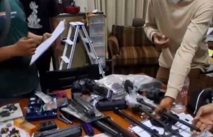 Di Sekolah Swasta Jaksel Ditemukan Senpi Combat Shotgun dan 995 Senapan Angin