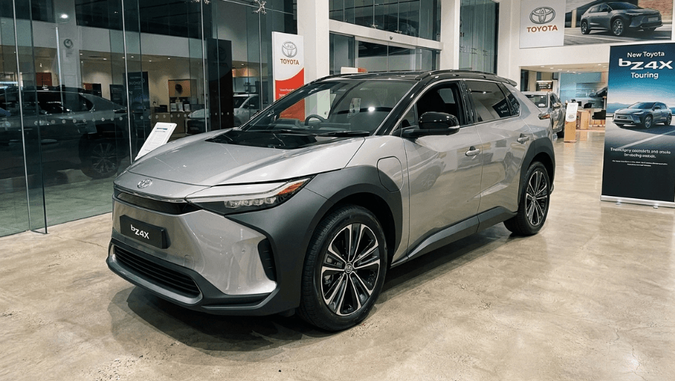 Toyota bZ4X Touring Resmi Meluncur di GIIAS 2026, SUV Listrik Berjarak Tempuh 734 Km Ini Bawa Bagasi Luas dan Fitur Canggih