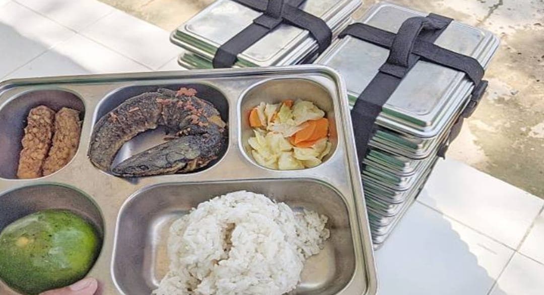 Dampak MBG, Mahasiswa Pejuang KJMU Sebut Pendapatan Ibunya Jualan Nasi Anjlok