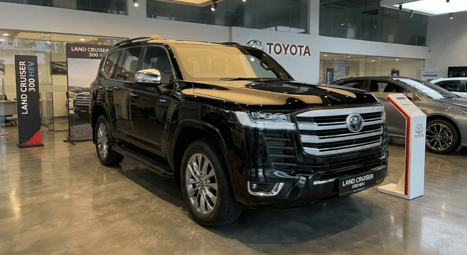 Toyota Land Cruiser 300 HEV Bawa Sistem Kelistrikan Ganda, Tetap Tangguh Beroperasi Meski Terjadi Gangguan Hybrid