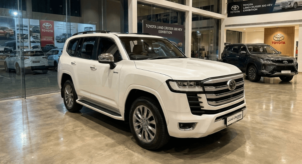 Toyota Land Cruiser 300 HEV Usung Mode Full EV di Kecepatan Rendah, Solusi SUV Premium Bertenaga yang Ramah Lingkungan