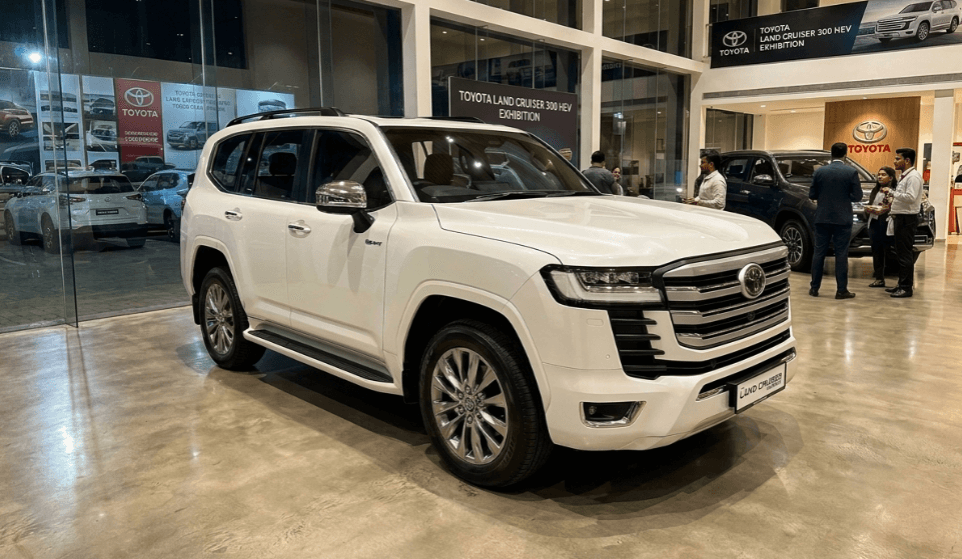 Segera Mengaspal Land Cruiser 300 GR-S HEV: SUV Mewah dengan Sentuhan Gazoo Racing, Fitur Auto-MTS, dan Mode Off-Road Lengkap