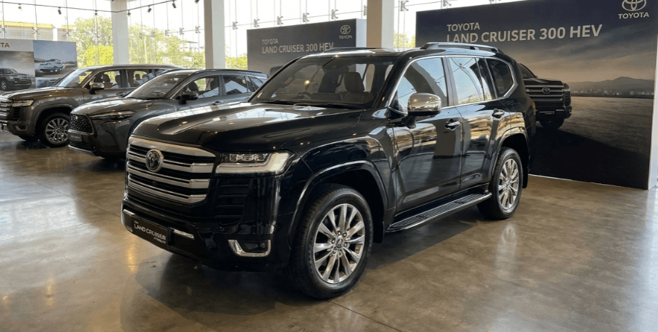Tetap Jadi SUV Paling Tangguh! Land Cruiser Berevolusi Jadi Varian Hybrid 457 HP, Desain Garang, Performa Naik Drastis