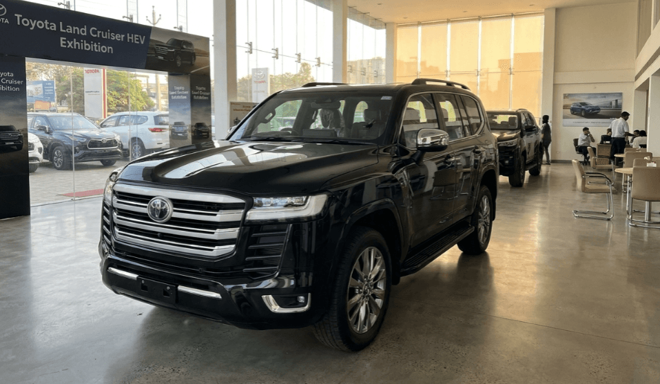 Land Cruiser 300 HEV Dibekali Toyota Safety Sense 3.0, Delapan Airbag dan Segudang Fitur Keselamatan Canggih Lindungi Penumpang
