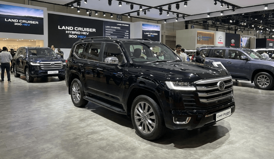 Toyota Land Cruiser 300 HEV Bersiap Rayakan 75 Tahun, Ini Bocoran Spesifikasi SUV Legendaris Terkuat yang Digadang Jadi Raja Off-Road