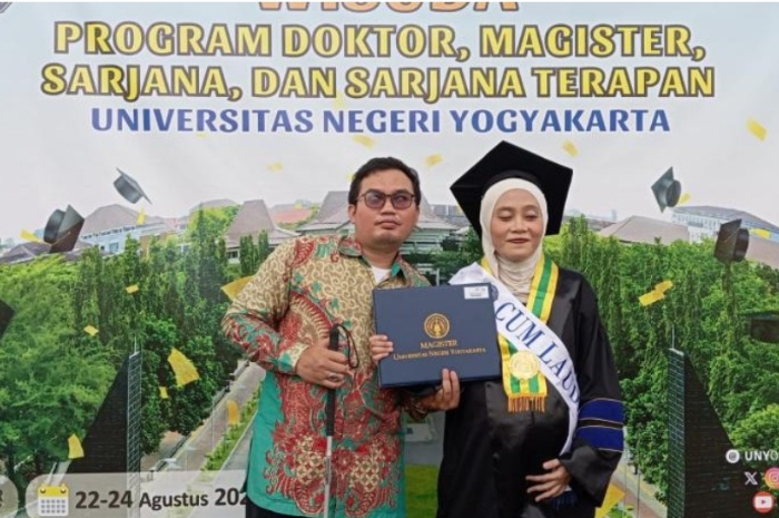Hamil dan Sempat Dirawat di Rumah Sakit, Penyandang Disabilitas Netra Ini Tetap Tuntaskan S2 dengan Predikat Cum Laude