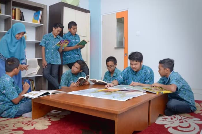 Abu Vulkanik Gunung Api Mengancam Sekolah, Kemenag Siapkan Skema Belajar Alternatif