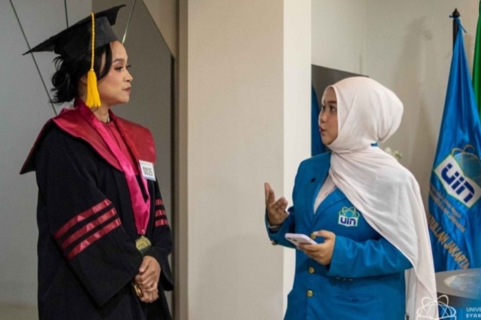 Awalnya Khawatir Jadi Minoritas, Mahasiswa Non-Muslim Ini Justru Nyaman Kuliah S3 di UIN Jakarta