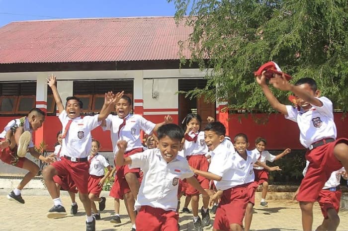 SDN Mboeng Segera Direvitalisasi, 84 Siswa Tak Lagi Belajar di Tengah Ruang Kelas Darurat