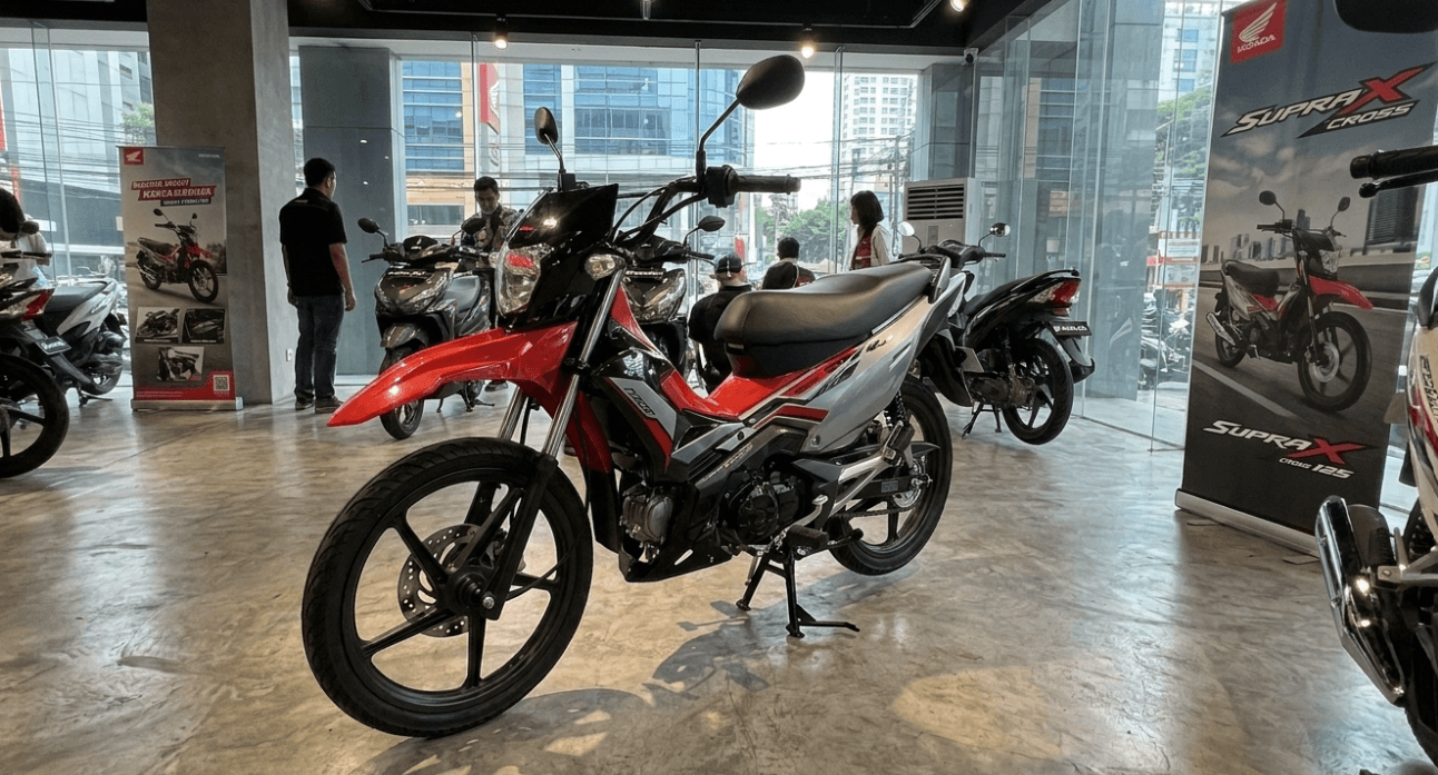 Spesifikasi Honda Supra X Cross 125: Motor Bebek Tangguh dengan Mesin 125cc SOHC & Bobot 97 Kg yang Super Ringan!