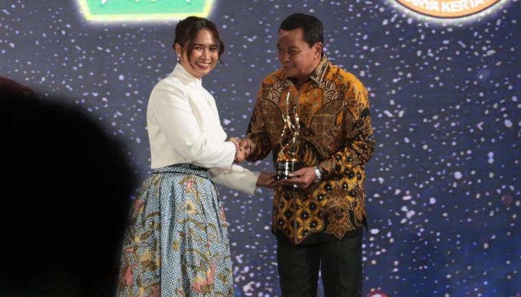 Keren! Pemkab Tangerang Dapat Penghargaan dari Kompas TV Kategori Daerah Peduli UMKM dan Inovasi Ekonomi Kreatif