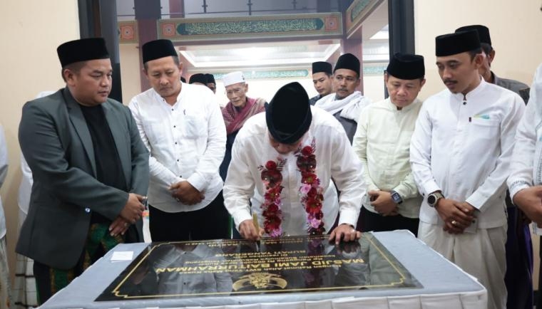 Resmikan Masjid Jami Baiturrahman Sukamulya, Bupati Maesyal Rasyid: Jadikan Masjid Benteng Moral dan Spiritual Generasi Muda!