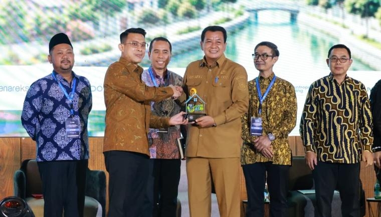 Keren! Jadi Narasumber di Forum Nasional, Bupati Maesyal Rasyid Ungkap Strategi Hapus Kawasan Kumuh di Pesisir Tangerang