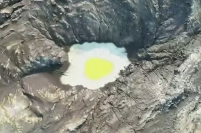 Bentuknya Seperti Telur Ceplok, Fenomena di Kawah Gunung Anak Krakatau Terungkap