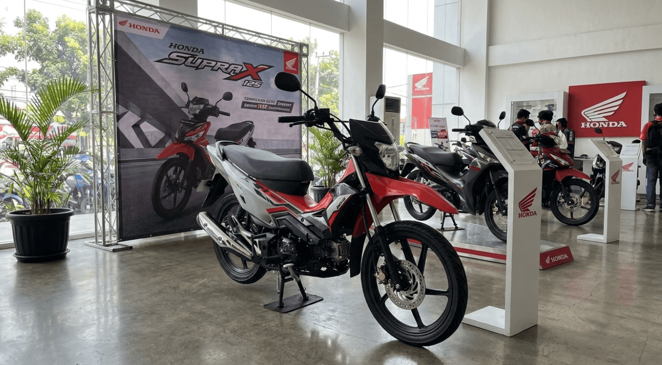 Honda Supra X Cross 125 Jadi Motor Bebek Trail Kompak dengan Mesin 125cc SOHC dan Speedometer Full Digital