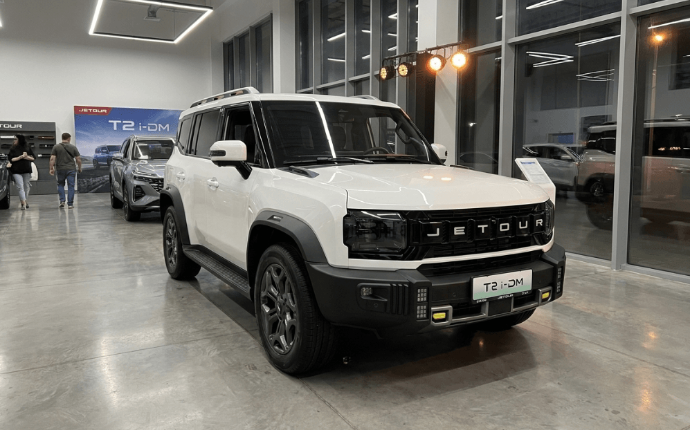 Bedah Interior Jetour T2 i-DM, Tampil Mewah dengan Tuas Transmisi Kristal dan Panoramic Sunroof Ekstra Besar