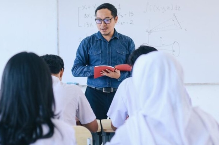 178 Ribu Guru Honorer Menanti Kepastian, CPNS 2027 Belum Tentu Tampung Semua