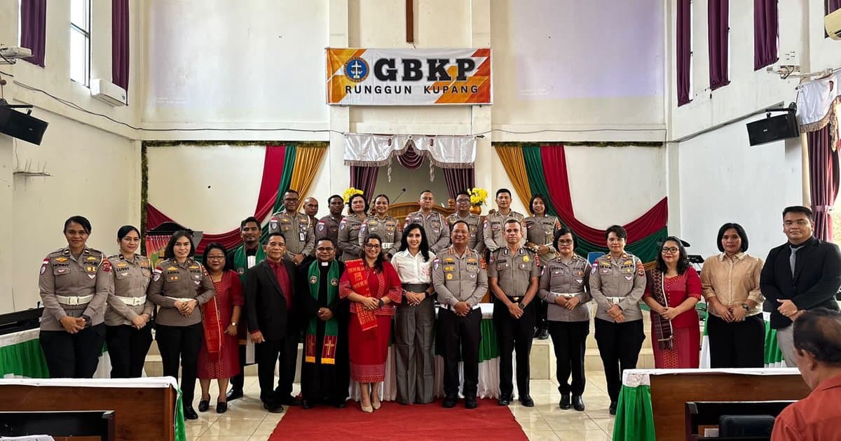 Minggu Kasih di Gereja GBKP Runggun Liliba, Dirlantas Polda NTT Perkuat Kedekatan dengan Jemaat