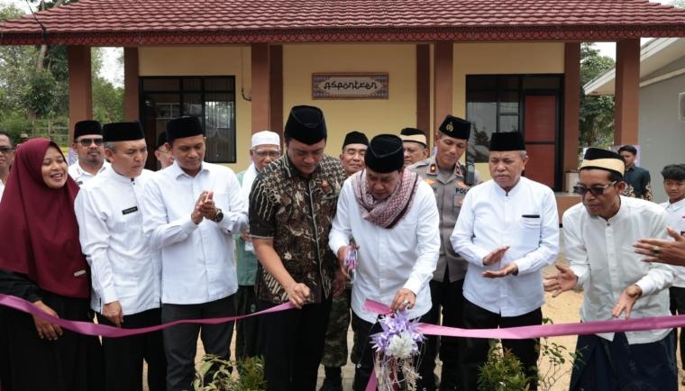 Resmikan Aspontren Ishlaahul Ummah Solear, Bupati Tangerang Targetkan 150 Asrama Pesantren Rampung di 2026
