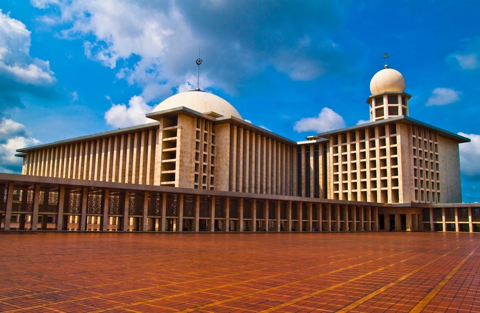 5 Masjid Terbesar dan Ikonik di Asia Tenggara, Nomor 1 Jadi Kebanggaan Indonesia