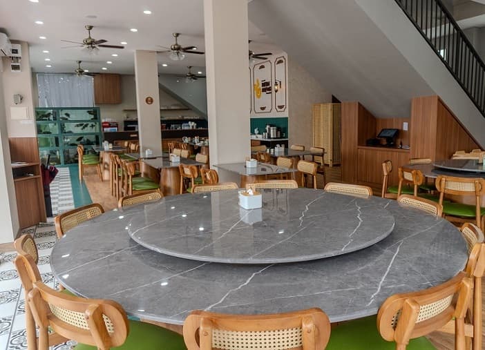 Bingung Cari Tempat Makan Keluarga di Jakarta Timur? Deretan Kuliner Ini Dijamin Bikin Kamu Betah