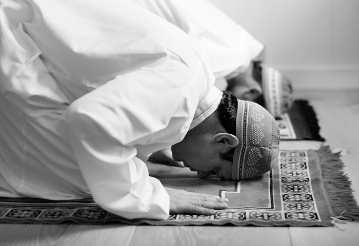 4 Kondisi yang Membuat Kamu Dianjurkan Melakukan Sujud Sahwi