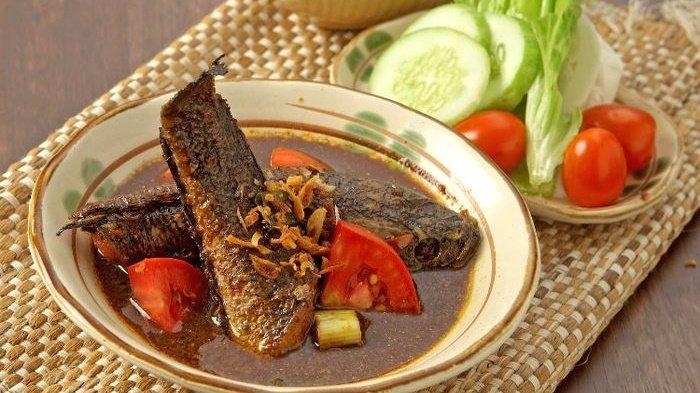 Resep Gabus Pucung, Sop Ikan Berkuah Hitam yang Asam Menyegarkan Khas Betawi